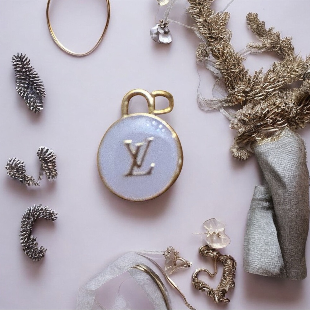 NWOT Louis Vuitton Lilac Charm